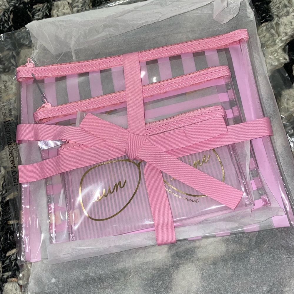 SOLD* Victorias Secret 3pc Makeup Bag Set NIB⭐️